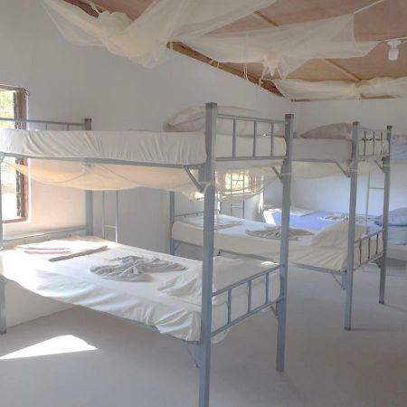 Atauro Dive Resort Backpackers Hostel Beloi Bagian luar foto
